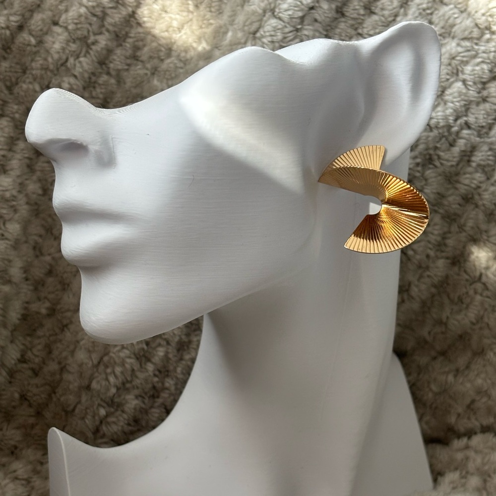 Elegant Gold-Toned Women's Earrings